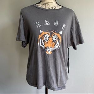 WILDFOX women’s Take it Easy Tiger Keke asphalt short sleeve T-shirt size M